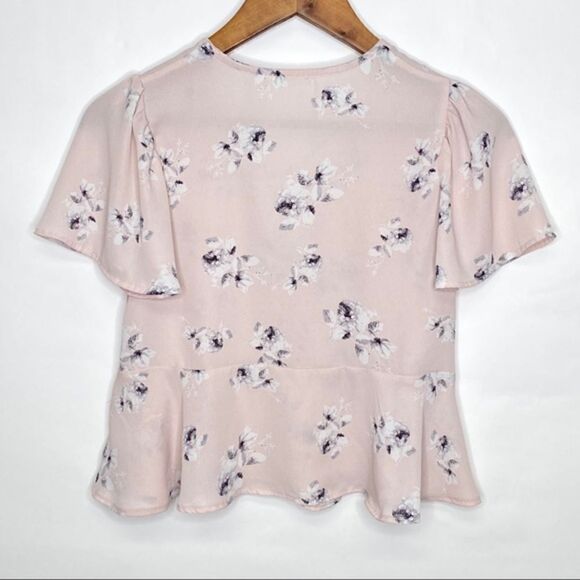UO Kimchi Blue Judy Lace-Up Pink Floral Peplum Top - Picture 7 of 14